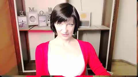 Snapshot of angelinalov_ chatting on 06/18/26, 08:14 Angelina online show from 06/18/26, 08:14