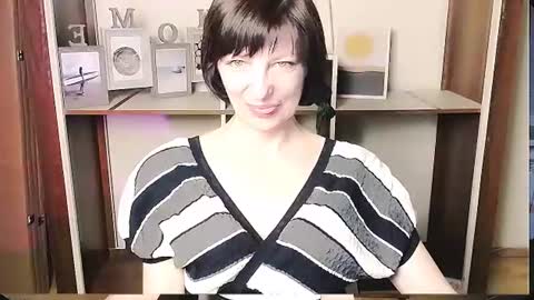 Snapshot of angelinalov_ chatting on 06/21/26, 10:40 Angelina online show from 06/21/26, 10:40