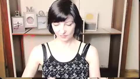 Snapshot of angelinalov_ chatting on 06/27/26, 09:25 Angelina online show from 06/27/26, 09:25