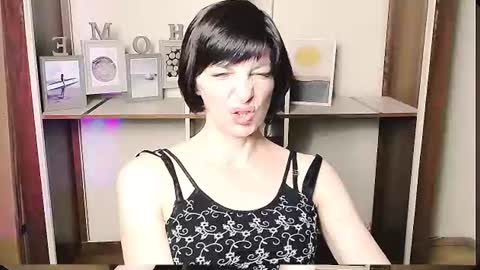 Snapshot of angelinalov_ chatting on 06/27/26, 12:22 Angelina online show from 06/27/26, 12:22