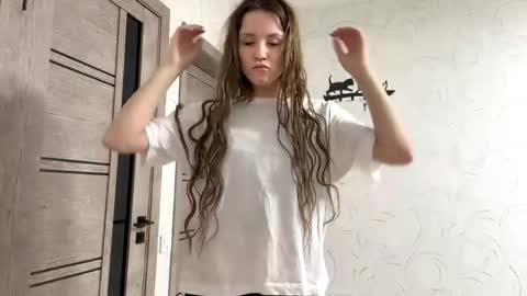 Nika online show from 04/13/26, 01:38