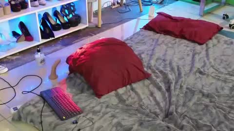 Angel online show from 03/02/25, 04:17