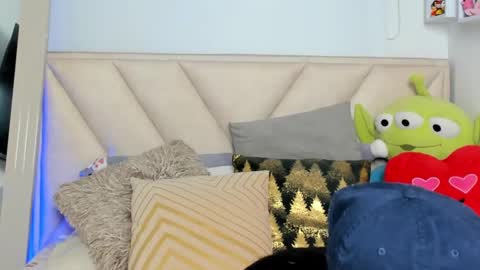 Snapshot of angeline__smith chatting on 12/06/24, 10:27 Angeline Smith online show from 12/06/24, 10:27