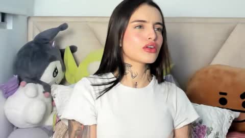 Snapshot of angeline__smith chatting on 09/28/25, 01:00 Angeline Smith online show from 09/28/25, 01:00