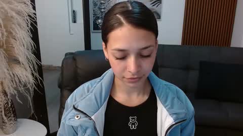 Snapshot of angeline_davies chatting on 02/26/25, 06:21 angeline_davies online show from 02/26/25, 06:21