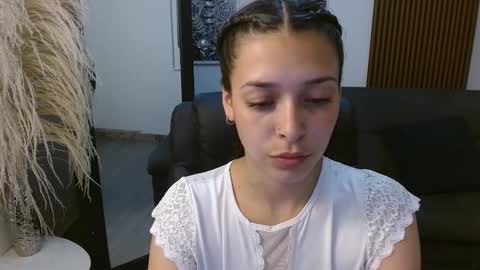 Snapshot of angeline_davies chatting on 03/03/25, 06:12 angeline_davies online show from 03/03/25, 06:12