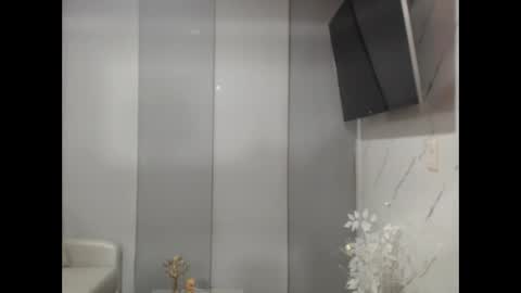 angelinna_12 online show from 05/26/26, 05:03
