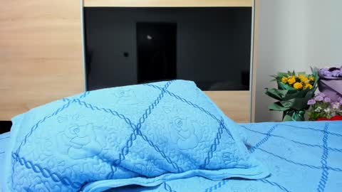 Snapshot of angell6969 chatting on 03/11/25, 08:20 KrystyYo online show from 03/11/25, 08:20