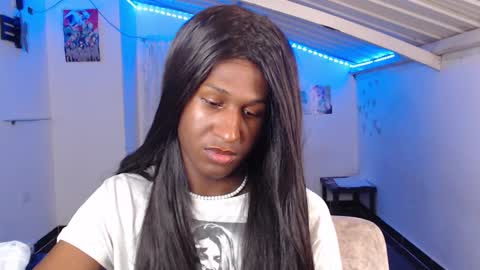 Snapshot of angell_dustt chatting on 12/18/24, 05:48 Danielle online show from 12/18/24, 05:48