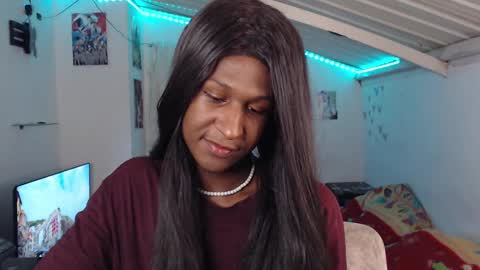 Snapshot of angell_dustt chatting on 12/25/24, 04:12 Danielle online show from 12/25/24, 04:12