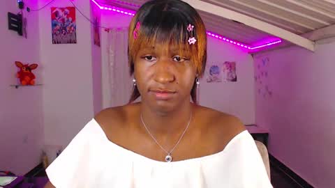 Snapshot of angell_dustt chatting on 01/10/25, 08:51 Danielle online show from 01/10/25, 08:51