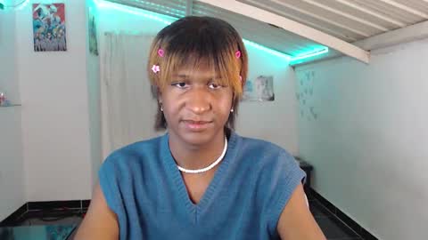 Snapshot of angell_dustt chatting on 01/23/25, 08:15 Danielle online show from 01/23/25, 08:15