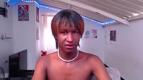 Snapshot of angell_dustt chatting on 02/12/25, 06:19 Danielle online show from 02/12/25, 06:19