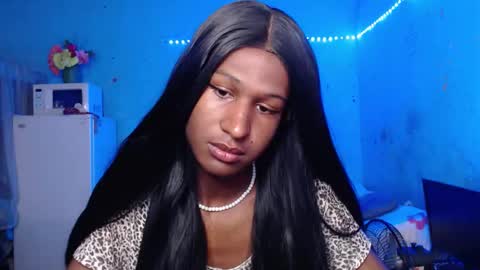 Snapshot of angell_dustt chatting on 09/17/25, 05:36 Danielle online show from 09/17/25, 05:36