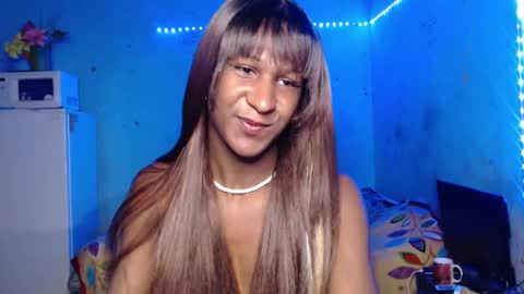 Snapshot of angell_dustt chatting on 10/10/25, 08:46 Danielle online show from 10/10/25, 08:46