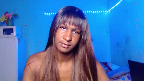 Snapshot of angell_dustt chatting on 10/16/25, 07:04 Danielle online show from 10/16/25, 07:04