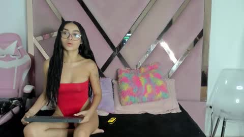 angell_petite01 online show from 02/14/26, 09:00