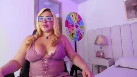 Snapshot of angellhott_ chatting on 03/02/26, 06:26 angellhott online show from 03/02/26, 06:26