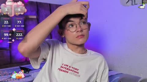 Snapshot of angelocute_ chatting on 01/05/25, 09:26 Angelo I work from home this is my room online show from 01/05/25, 09:26