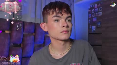 Snapshot of angelocute_ chatting on 03/11/25, 11:01 Angelo I work from home this is my room online show from 03/11/25, 11:01