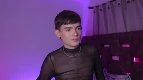 Snapshot of angelocute_ chatting on 09/14/25, 05:39 Angelo I work from home this is my room online show from 09/14/25, 05:39