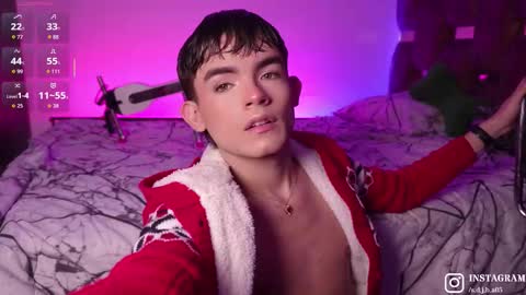 Snapshot of angelocute_ chatting on 10/14/25, 06:58 Angelo I work from home this is my room online show from 10/14/25, 06:58