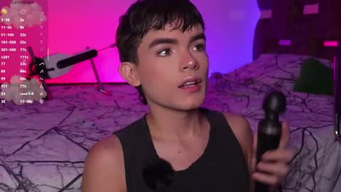 Snapshot of angelocute_ chatting on 10/18/25, 09:32 Angelo I work from home this is my room online show from 10/18/25, 09:32