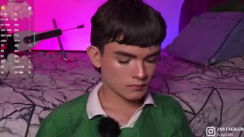 Snapshot of angelocute_ chatting on 10/19/25, 05:41 Angelo I work from home this is my room online show from 10/19/25, 05:41