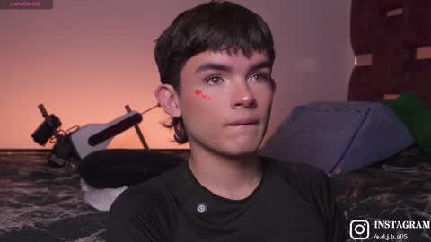 Snapshot of angelocute_ chatting on 11/02/25, 05:54 Angelo I work from home this is my room online show from 11/02/25, 05:54