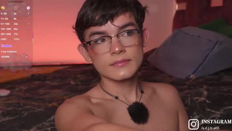 Snapshot of angelocute_ chatting on 11/21/25, 06:34 Angelo I work from home this is my room online show from 11/21/25, 06:34