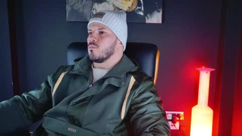 Snapshot of angeloeric chatting on 12/02/24, 11:45 BlackWolf online show from 12/02/24, 11:45