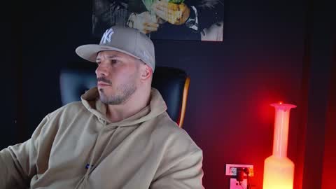 Snapshot of angeloeric chatting on 12/10/24, 03:55 BlackWolf online show from 12/10/24, 03:55