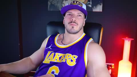 Snapshot of angeloeric chatting on 12/12/24, 04:32 BlackWolf online show from 12/12/24, 04:32