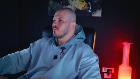 Snapshot of angeloeric chatting on 12/28/24, 12:56 BlackWolf online show from 12/28/24, 12:56