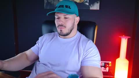 Snapshot of angeloeric chatting on 01/06/25, 04:02 BlackWolf online show from 01/06/25, 04:02