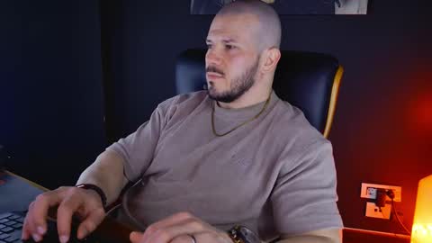 Snapshot of angeloeric chatting on 02/02/25, 12:57 BlackWolf online show from 02/02/25, 12:57