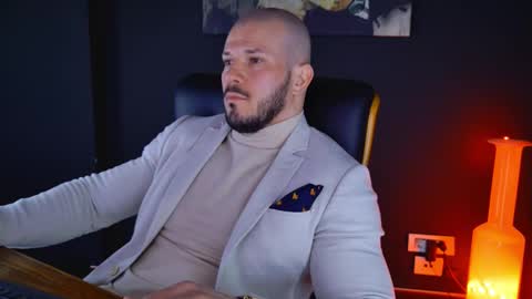 Snapshot of angeloeric chatting on 02/05/25, 08:00 BlackWolf online show from 02/05/25, 08:00