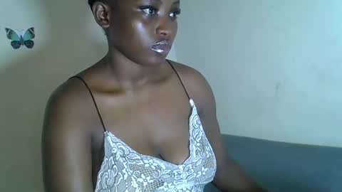 Snapshot of angelofsweetness chatting on 12/17/25, 06:58 angelofsweetness online show from 12/17/25, 06:58