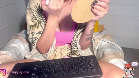 Snapshot of angelok_ chatting on 12/19/24, 06:01 My name is Ena. You will make me very happy if you subscribe. Love you online show from 12/19/24, 06:01