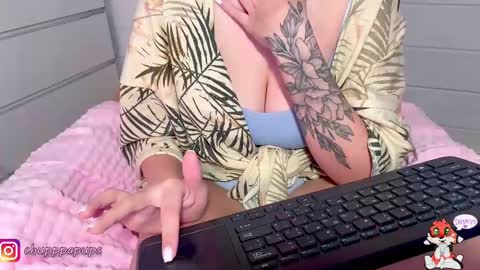 Snapshot of angelok_ chatting on 02/21/25, 07:12 My name is Ena. You will make me very happy if you subscribe. Love you online show from 02/21/25, 07:12