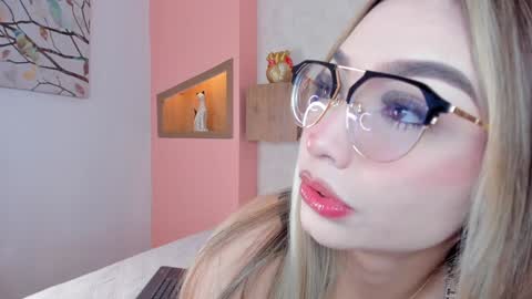 Snapshot of angelrose2323 chatting on 01/27/25, 12:12 angelrose2323 online show from 01/27/25, 12:12