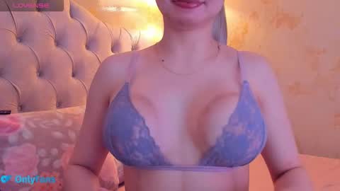 Snapshot of angelrose2323 chatting on 09/11/25, 06:24 angelrose2323 online show from 09/11/25, 06:24