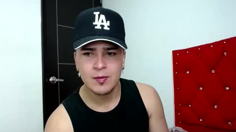 Snapshot of angels_0001 chatting on 12/18/24, 05:00 angels_0001 online show from 12/18/24, 05:00