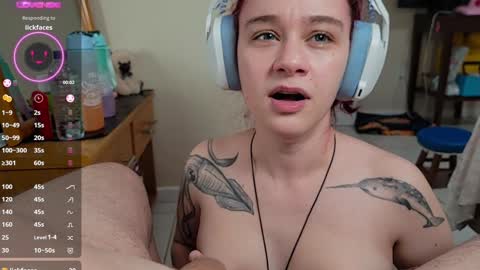 Snapshot of angels_fuck chatting on 12/22/24, 12:07 Chau Mist online show from 12/22/24, 12:07