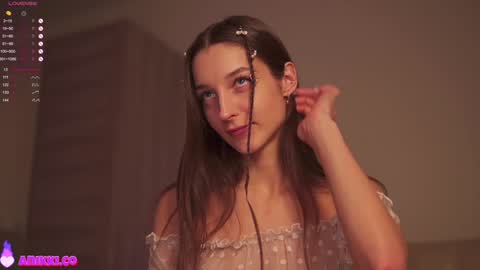 Nikki online show from 03/10/25, 11:32