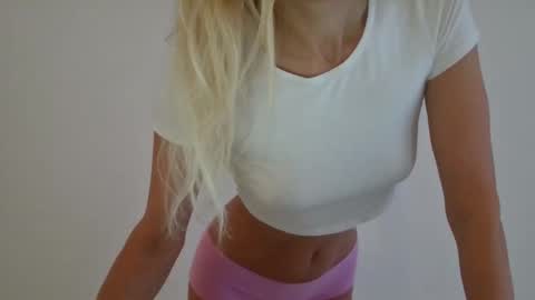 Alesia online show from 12/21/25, 06:53