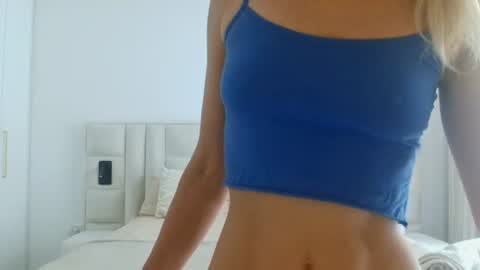 Snapshot of angelsquirting chatting on 06/21/26, 07:11 Alesia online show from 06/21/26, 07:11