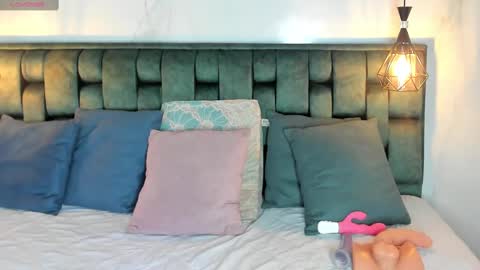 ANGIE online show from 02/26/25, 01:52