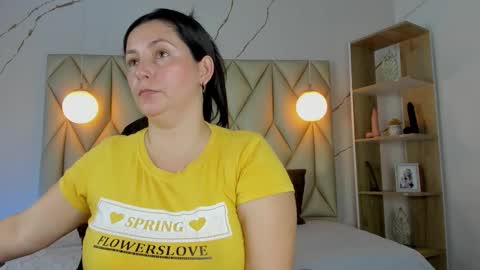 ANGIE online show from 12/19/25, 02:35