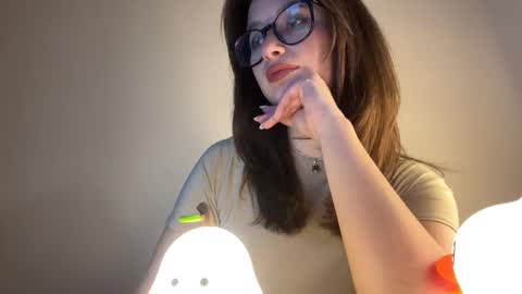 Snapshot of angelwhisper56 chatting on 09/14/25, 03:33 Lisa online show from 09/14/25, 03:33